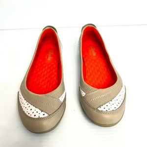 Clarks Privo White Leather Comfort Flats Slip On Round Toe Shoes Women Size 7 M